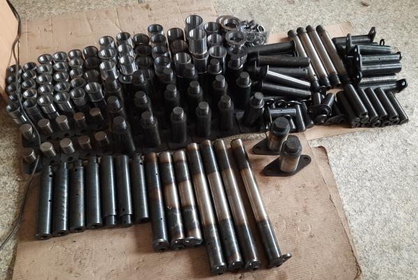 Пальцы и втулки для экскаваторов ЭО-2621,                     ЭО-2626